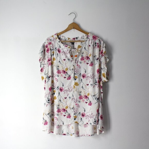 Buffalo David Bitton Tops - NEW Buffalo David Bitton flutter sleeve romantic floral blouse top XXL  2X